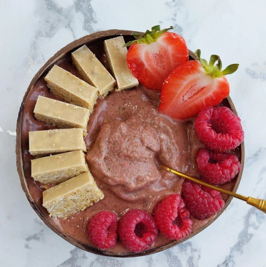 Refreshing Raspberry Smoothie Bowl