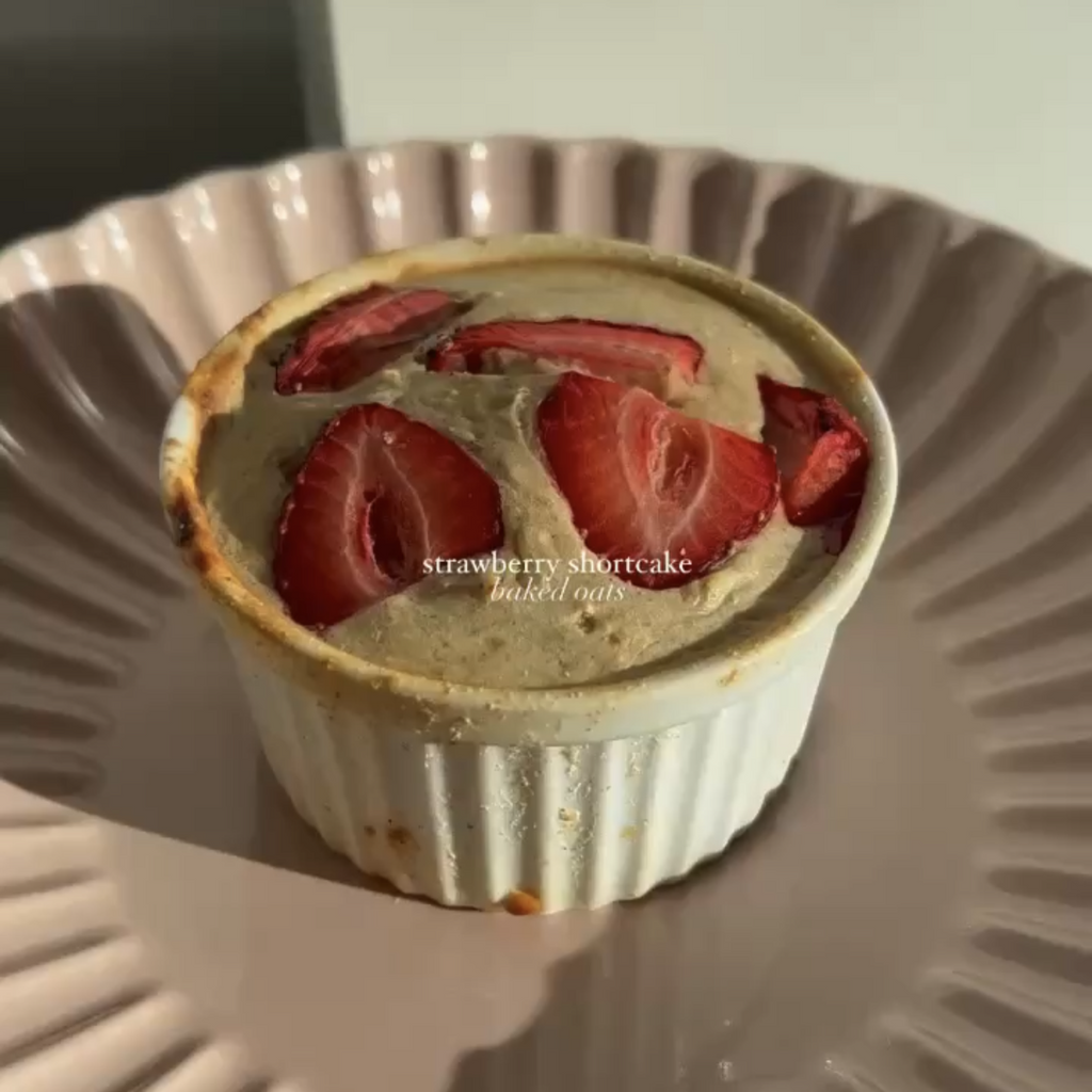 Strawberry Shortcake Baked Oats